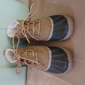 JBU Duck boots size 7.5